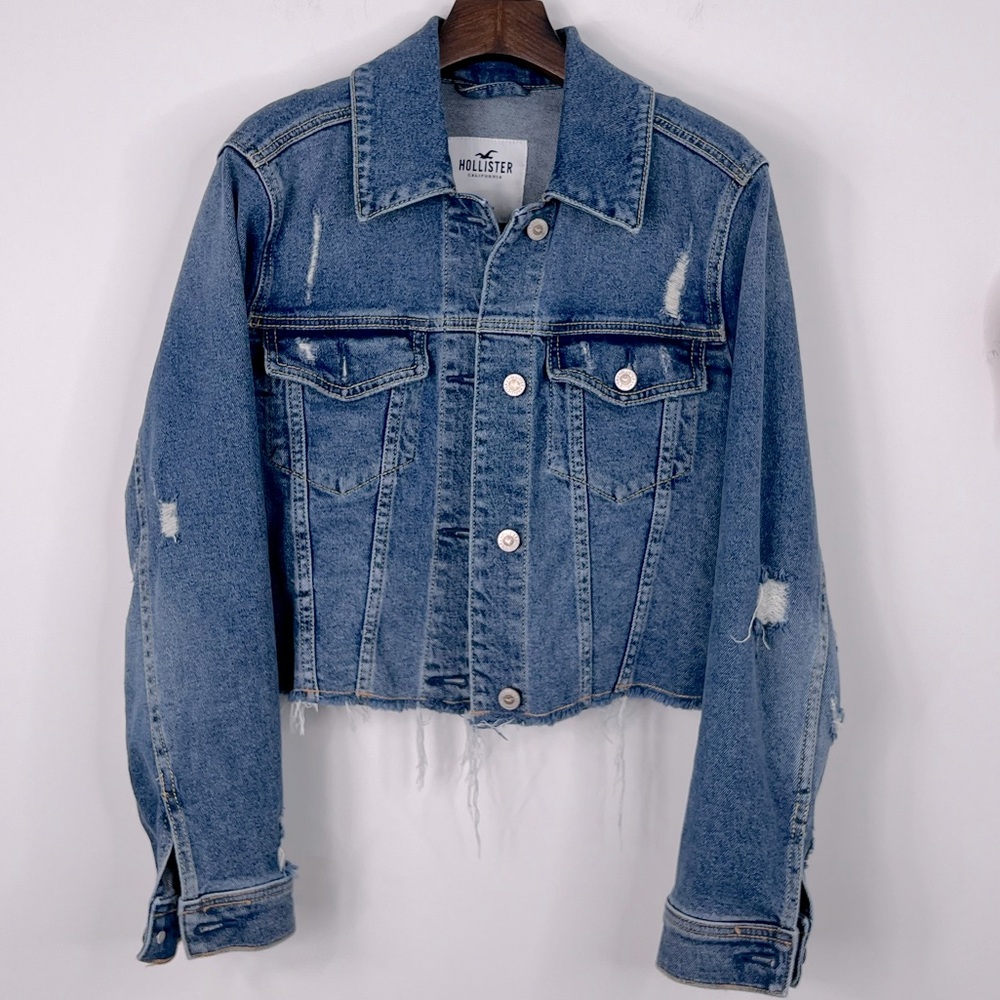 🤩Hollister, Size:S, Distressed Jean Jacket, EUC, Looks as if just purchased🤩